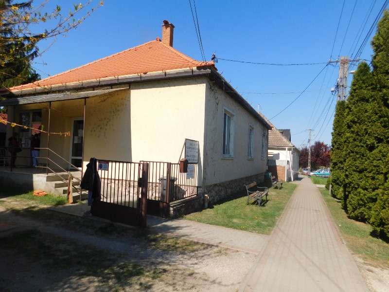 Fóliázás és cserépből borítás
